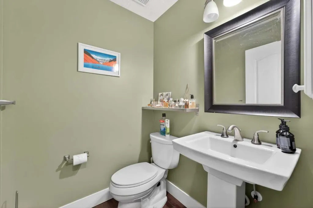 111 Valley Ponds Crescent NW Calgary AB T3B 5T7