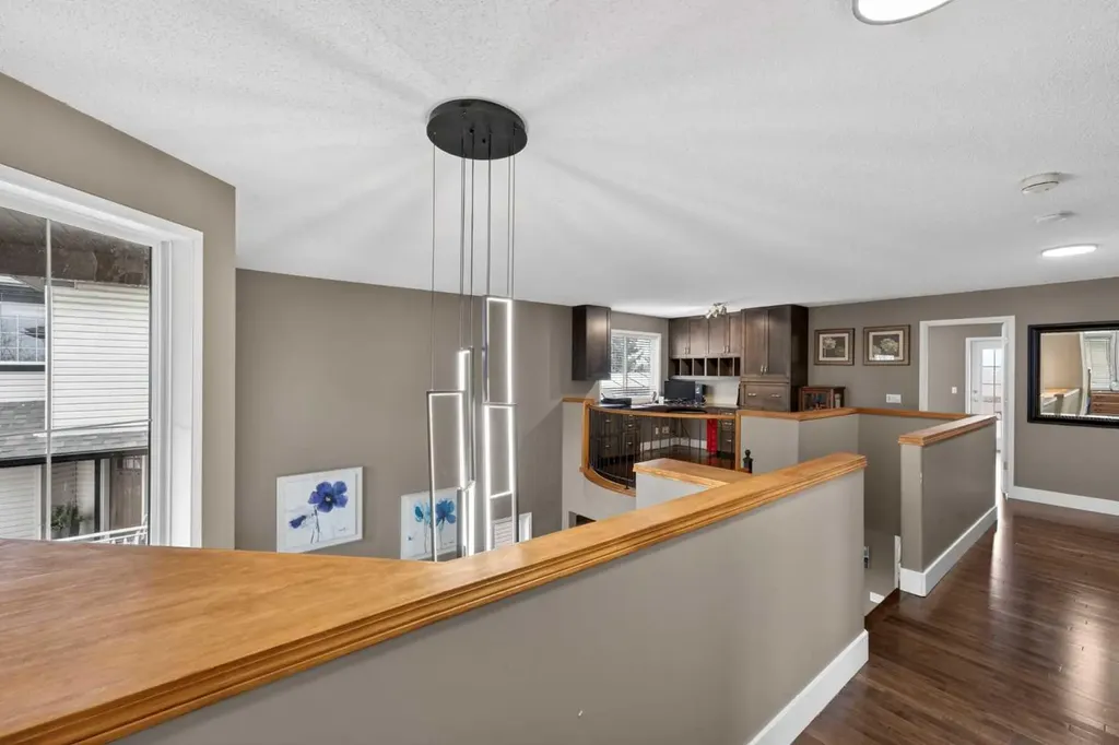 111 Valley Ponds Crescent NW Calgary AB T3B 5T7