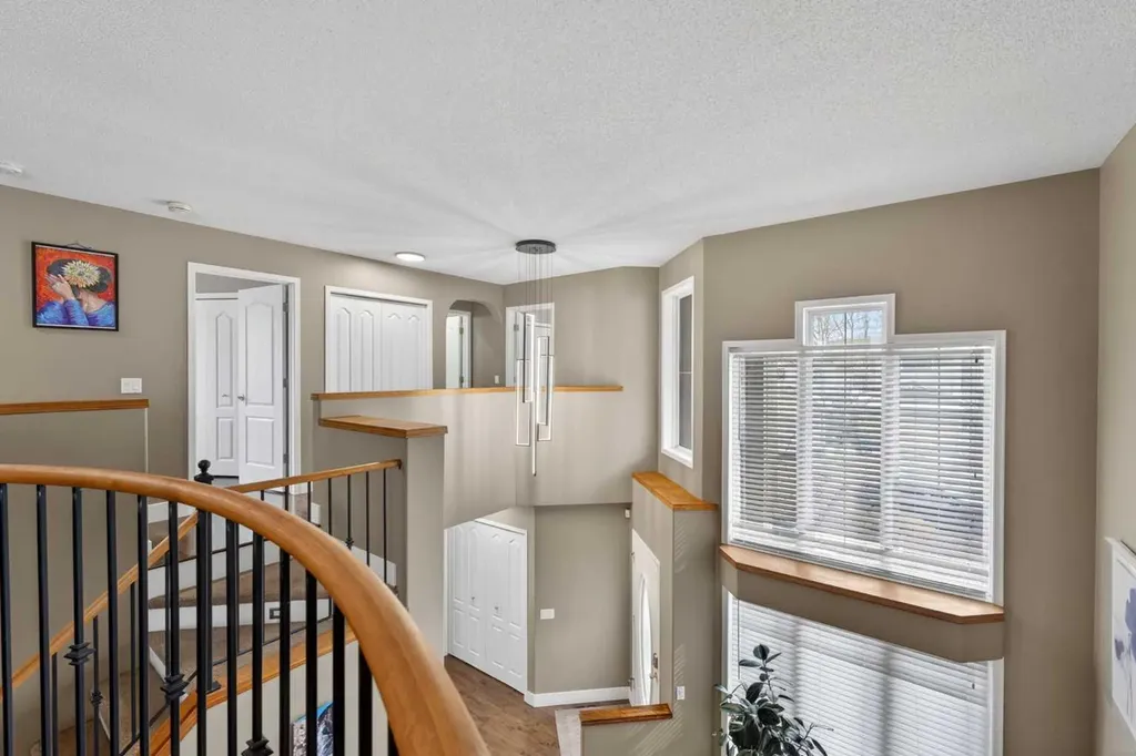 111 Valley Ponds Crescent NW Calgary AB T3B 5T7