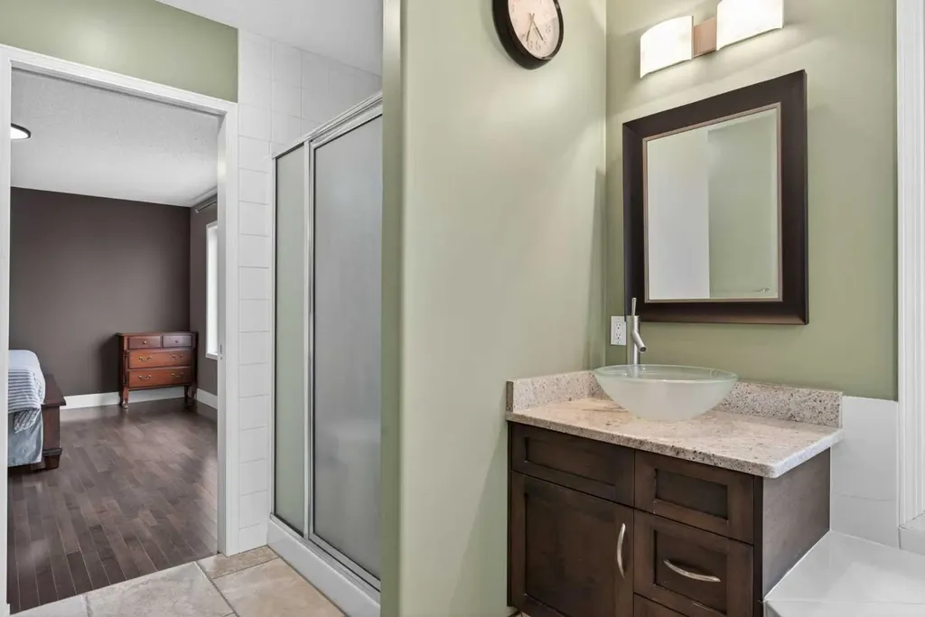 111 Valley Ponds Crescent NW Calgary AB T3B 5T7