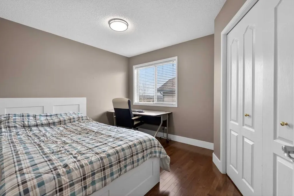 111 Valley Ponds Crescent NW Calgary AB T3B 5T7