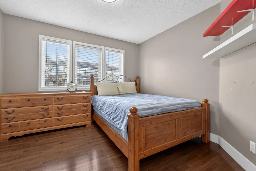 111 Valley Ponds Crescent NW Calgary AB T3B 5T7