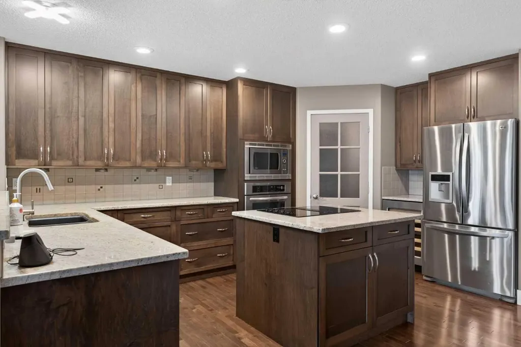 111 Valley Ponds Crescent NW Calgary AB T3B 5T7