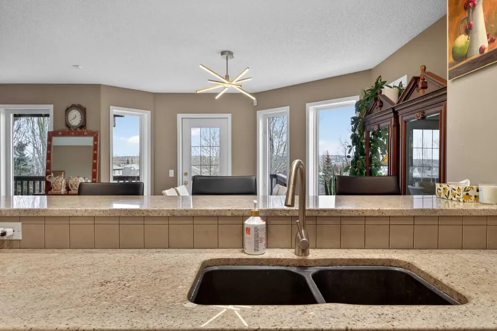 111 Valley Ponds Crescent NW Calgary AB T3B 5T7