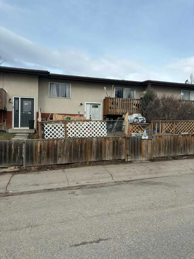 716B Raynard Crescent SE Calgary AB T2A 1X7