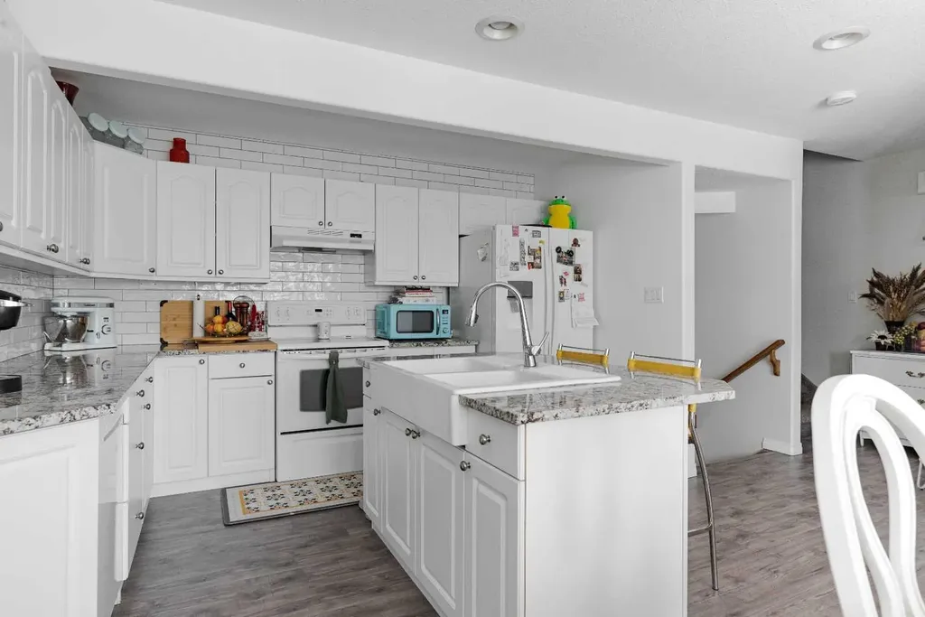 97 Wilson Drive Fort Mcmurray AB T9H 5R4