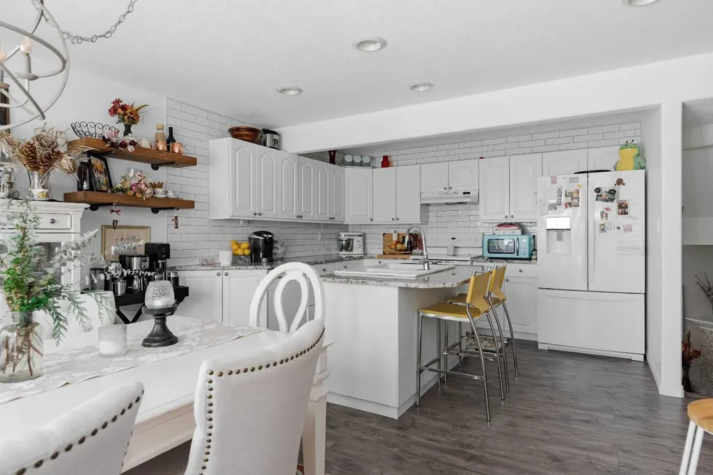 97 Wilson Drive Fort Mcmurray AB T9H 5R4