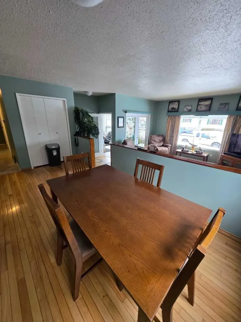 805 8 Street Fox Creek AB T0H 1P0