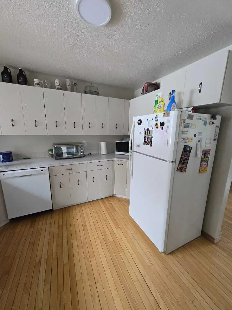 805 8 Street Fox Creek AB T0H 1P0