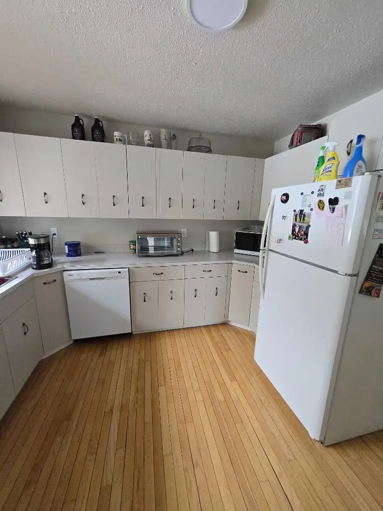 805 8 Street Fox Creek AB T0H 1P0
