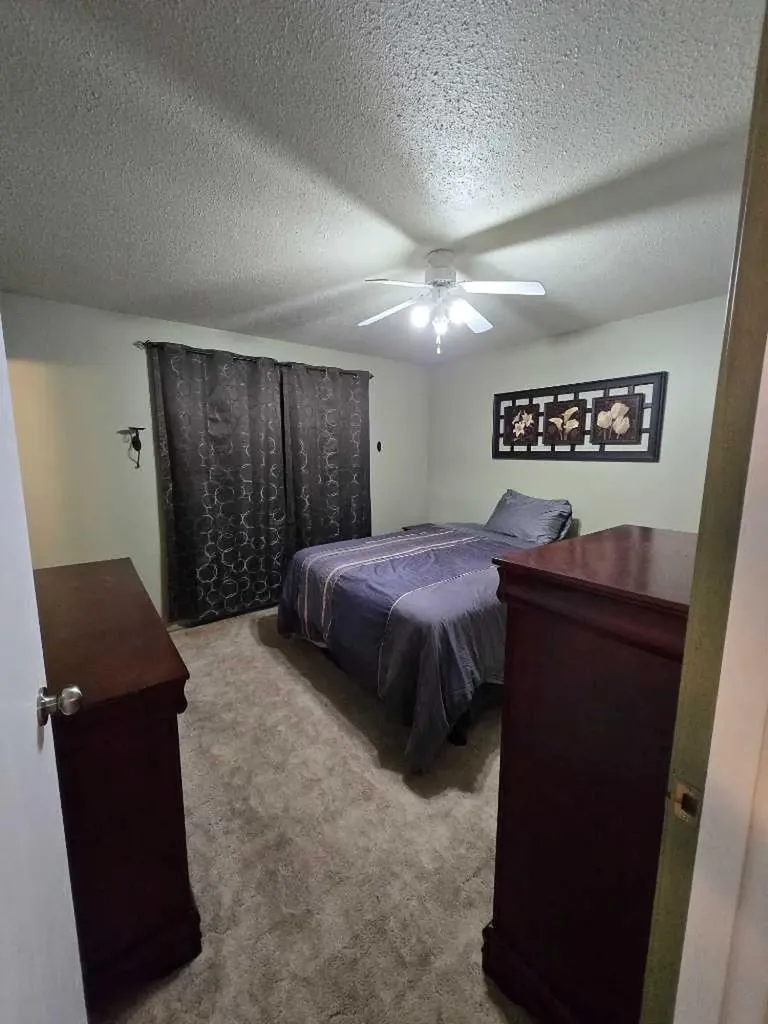 805 8 Street Fox Creek AB T0H 1P0