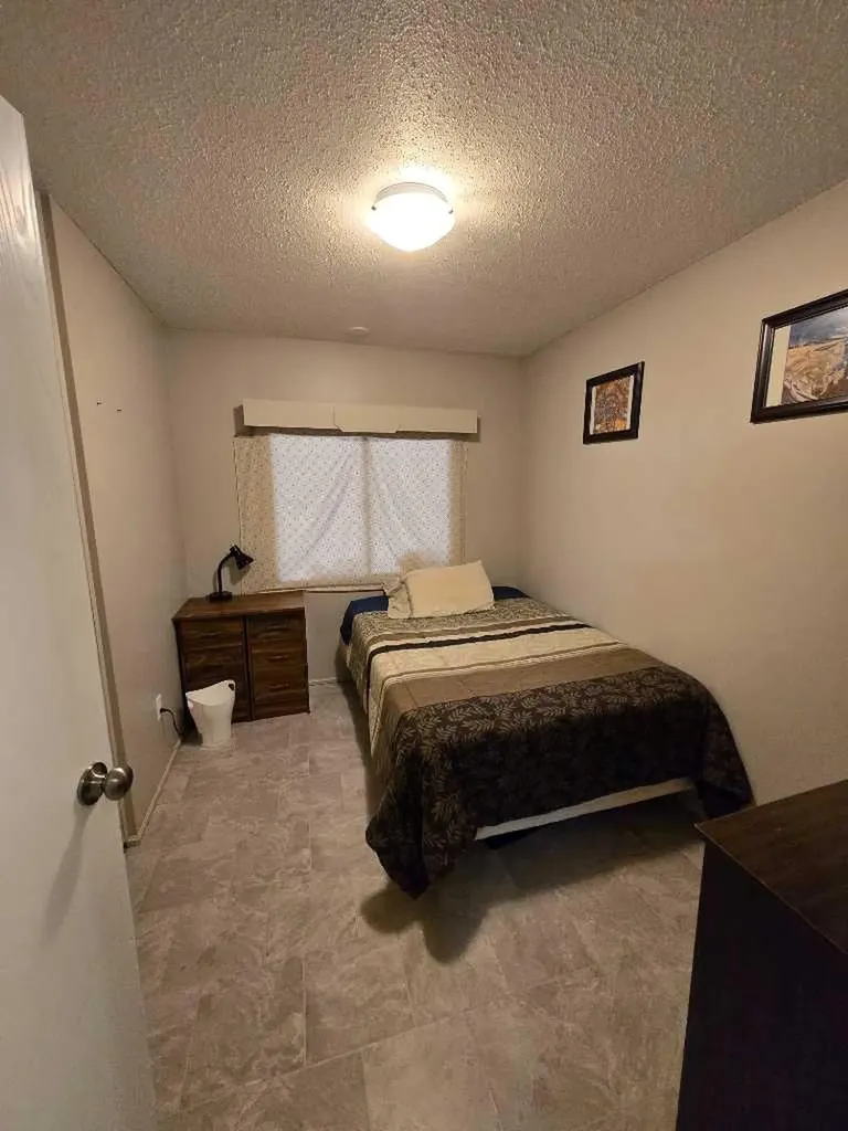 805 8 Street Fox Creek AB T0H 1P0