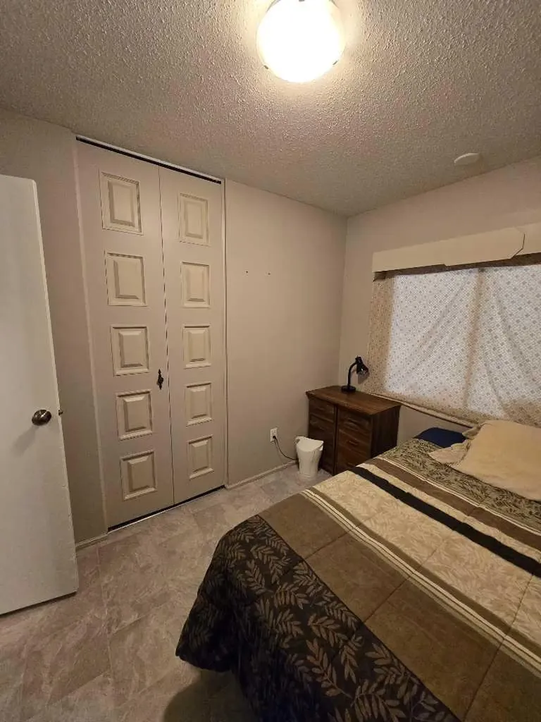 805 8 Street Fox Creek AB T0H 1P0