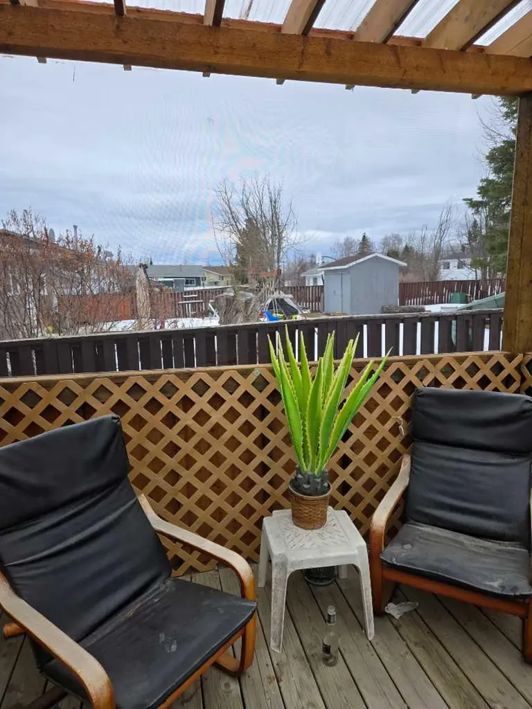 805 8 Street Fox Creek AB T0H 1P0