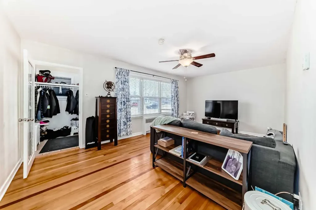 10 Poplar Crescent Springbrook AB T4S 1V3