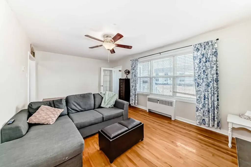 10 Poplar Crescent Springbrook AB T4S 1V3