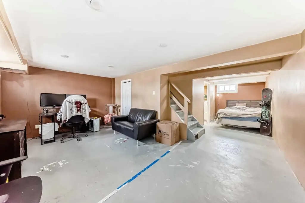 10 Poplar Crescent Springbrook AB T4S 1V3