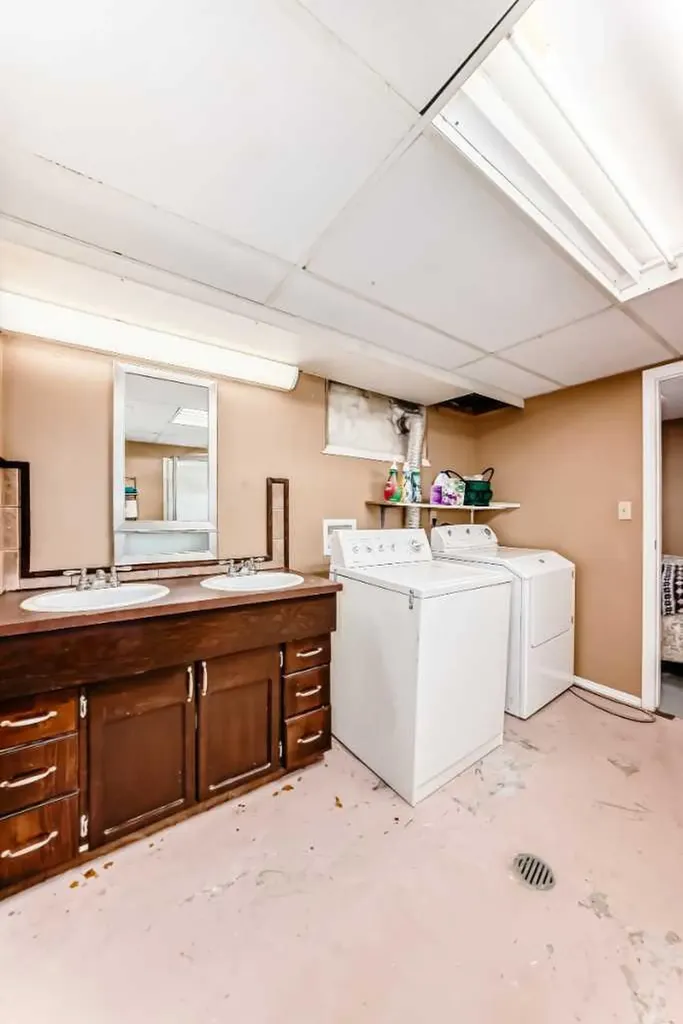 10 Poplar Crescent Springbrook AB T4S 1V3