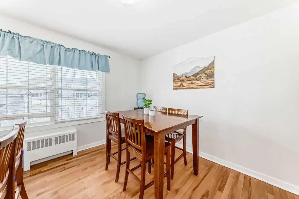10 Poplar Crescent Springbrook AB T4S 1V3