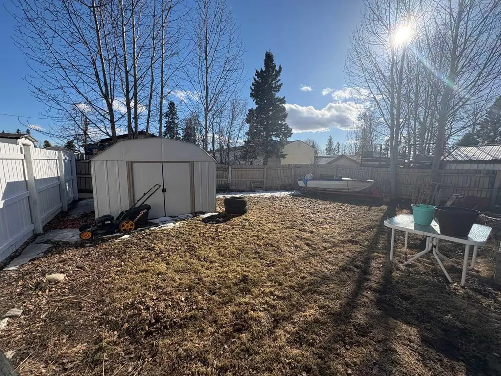 5311 60 Street Rocky Mountain House AB T4T 1N1