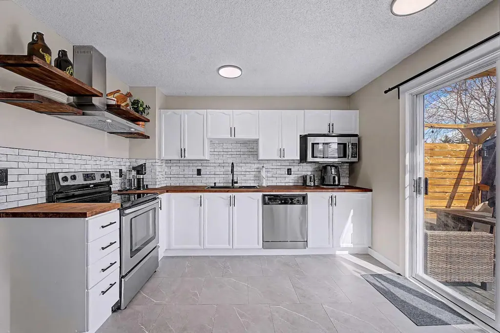 339 Coverdale Court NE Calgary AB T3K 4J8