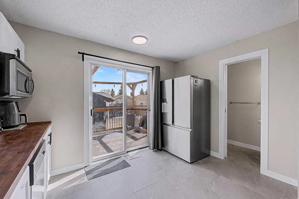 339 Coverdale Court NE Calgary AB T3K 4J8