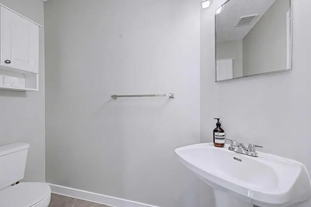 339 Coverdale Court NE Calgary AB T3K 4J8