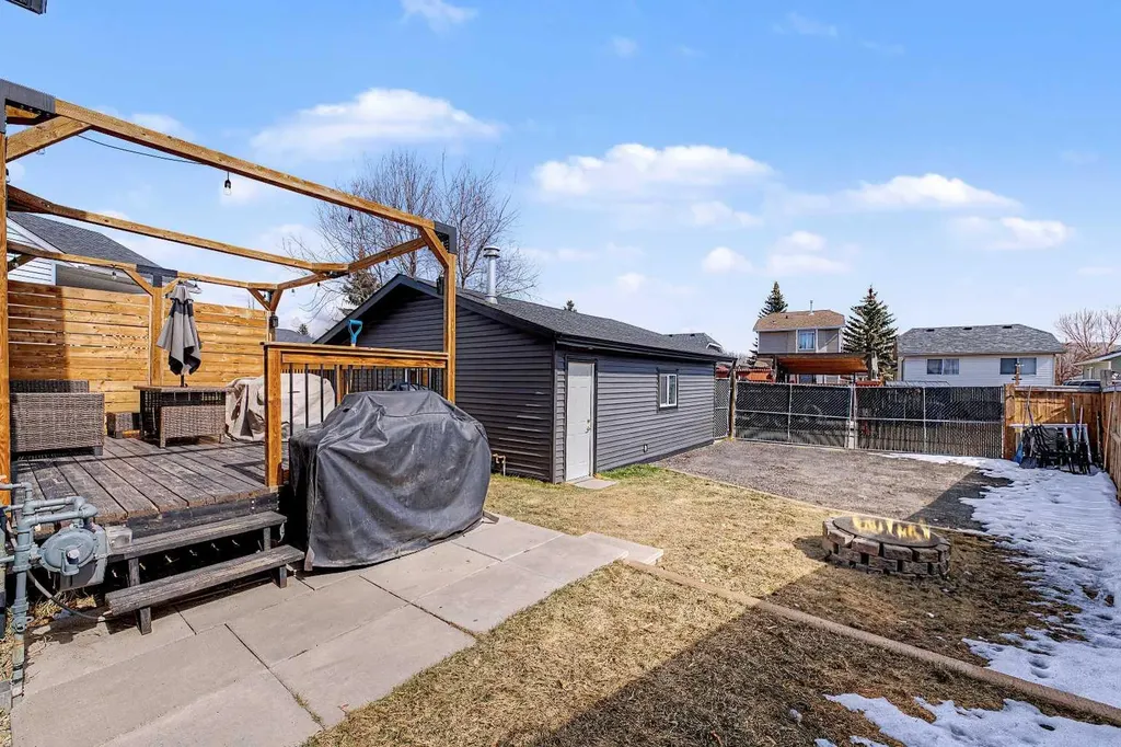 339 Coverdale Court NE Calgary AB T3K 4J8