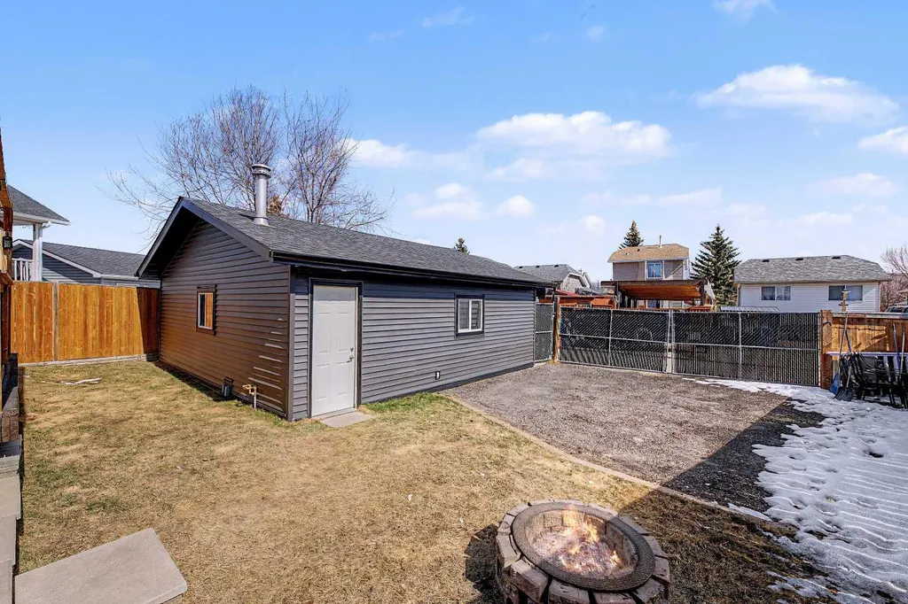 339 Coverdale Court NE Calgary AB T3K 4J8