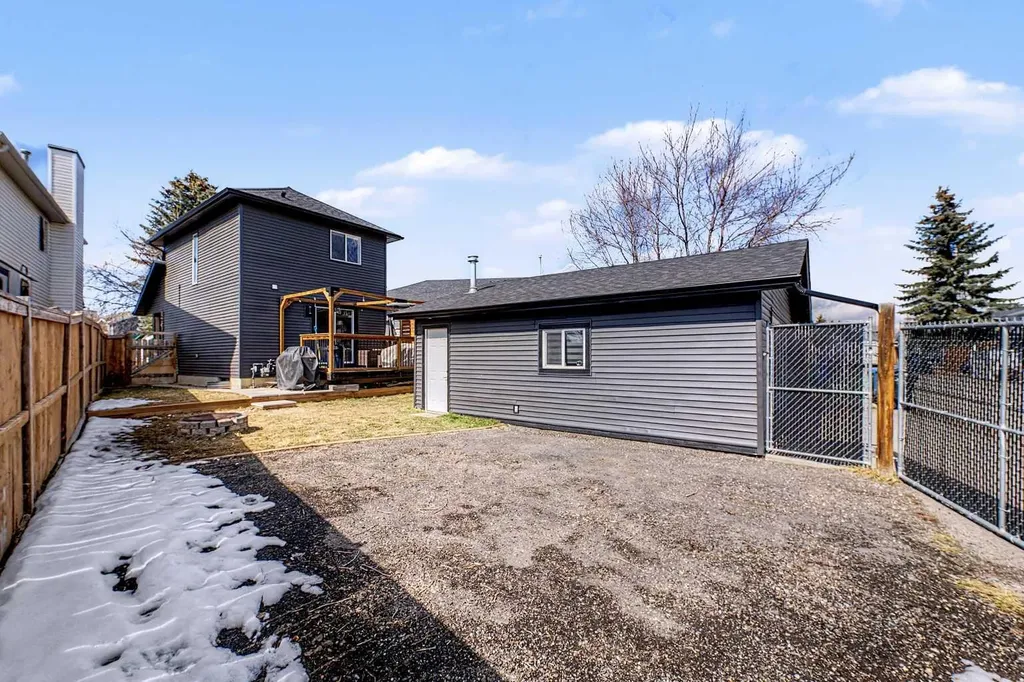 339 Coverdale Court NE Calgary AB T3K 4J8