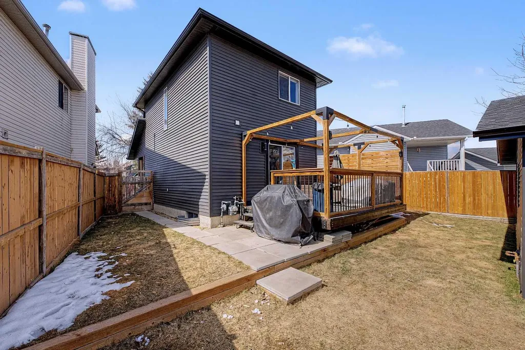 339 Coverdale Court NE Calgary AB T3K 4J8
