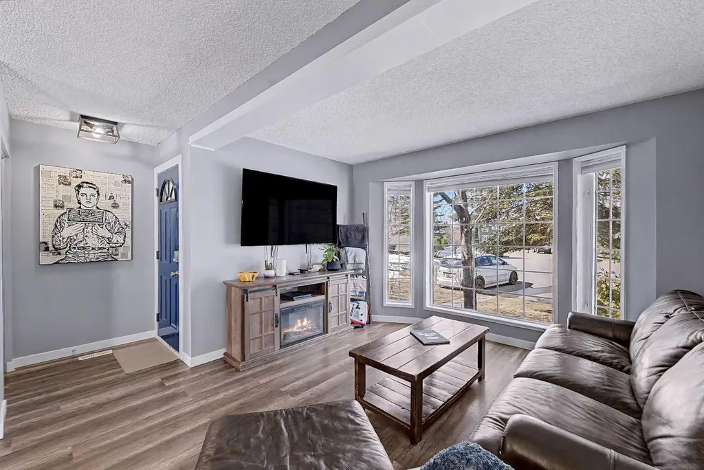 339 Coverdale Court NE Calgary AB T3K 4J8