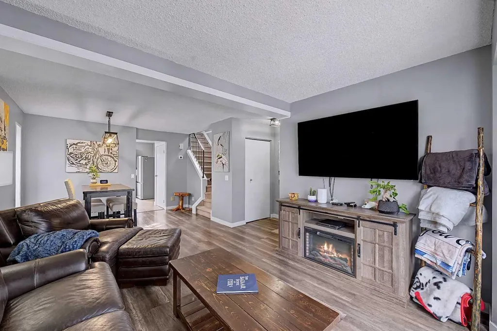 339 Coverdale Court NE Calgary AB T3K 4J8