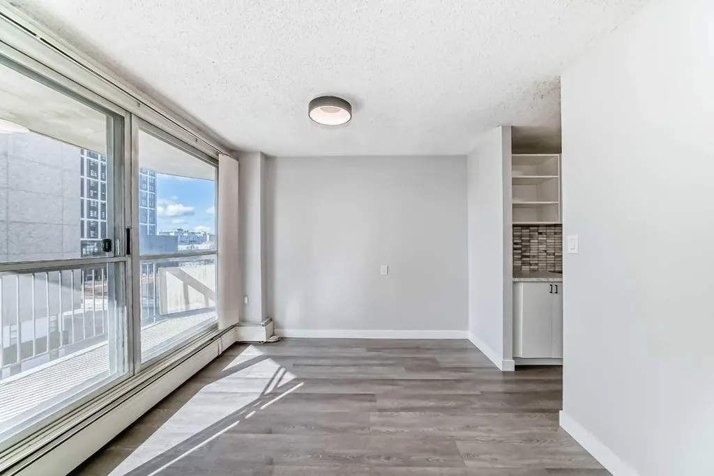 340 14 Avenue SW Calgary AB T2R 1H4