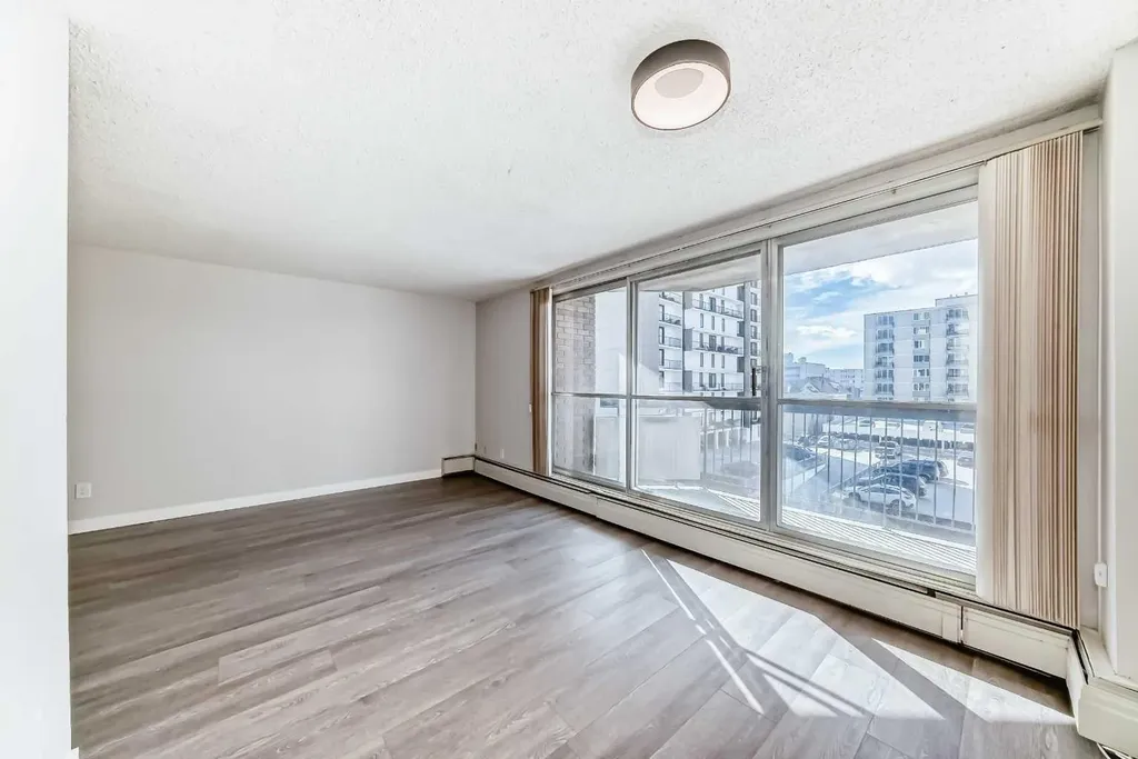 340 14 Avenue SW Calgary AB T2R 1H4