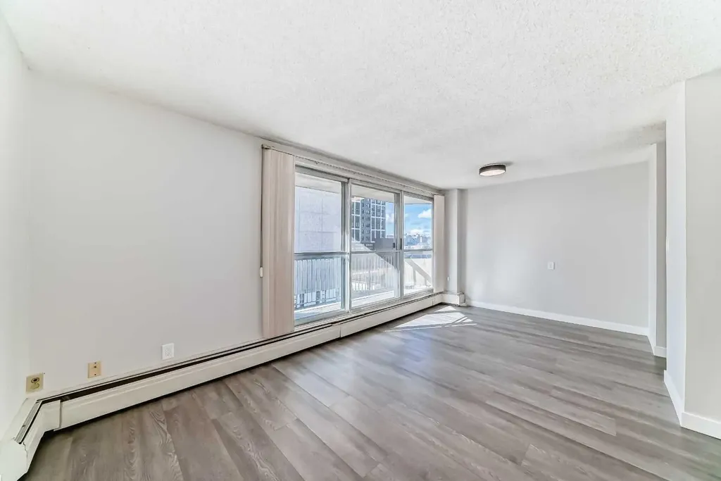 340 14 Avenue SW Calgary AB T2R 1H4