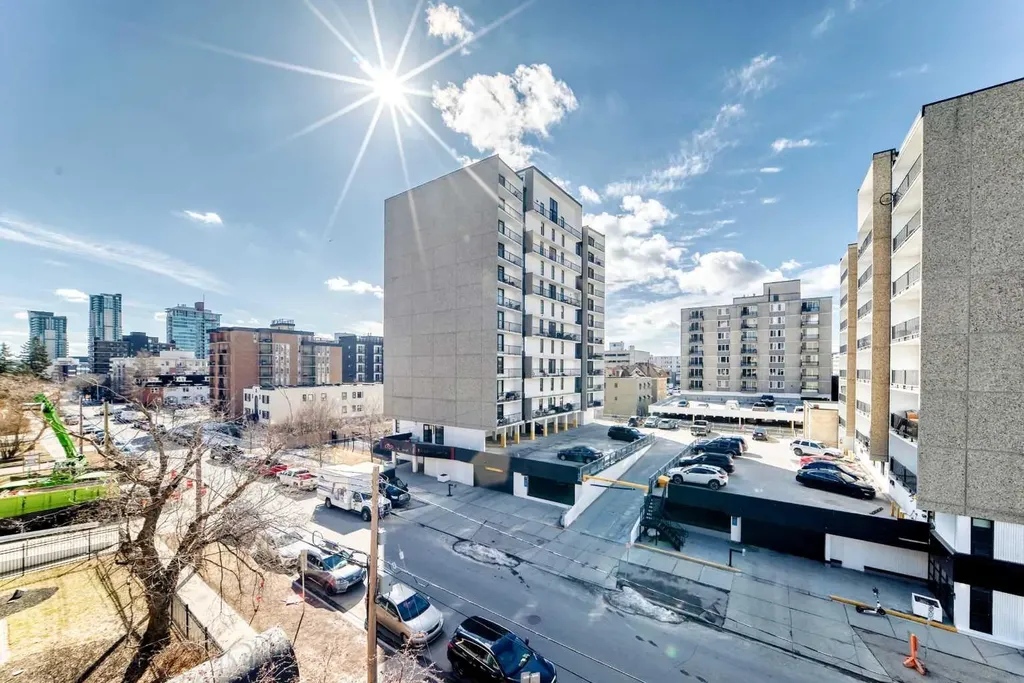 340 14 Avenue SW Calgary AB T2R 1H4