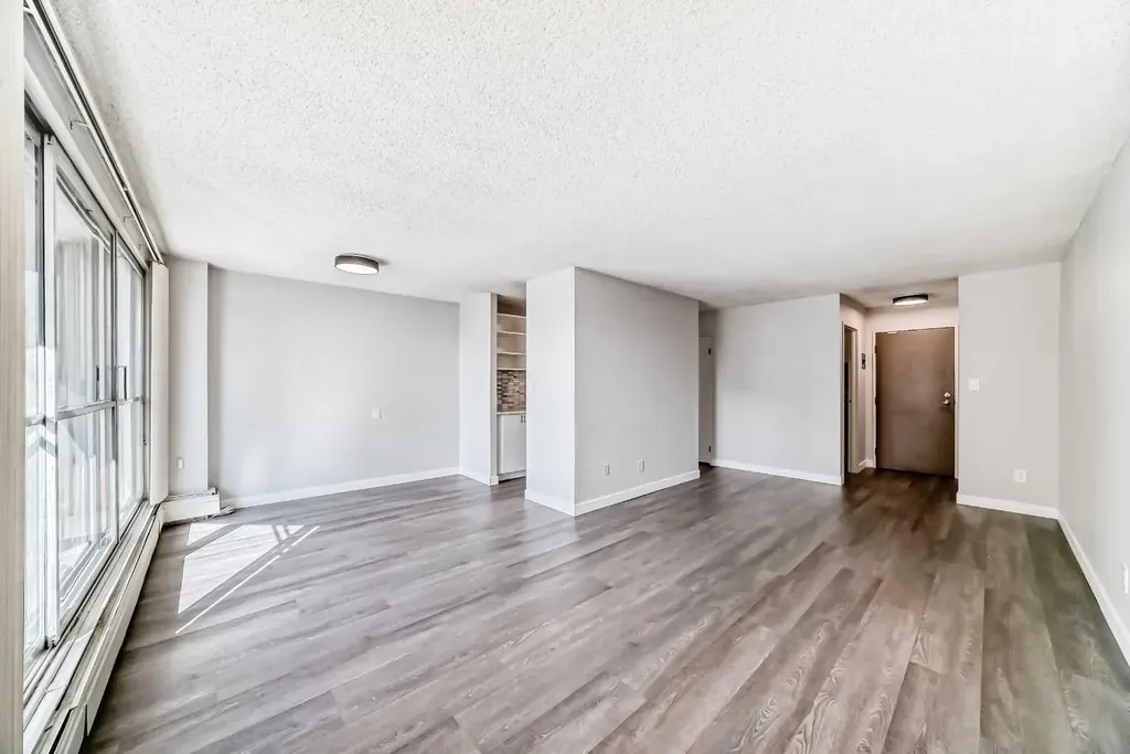 340 14 Avenue SW Calgary AB T2R 1H4