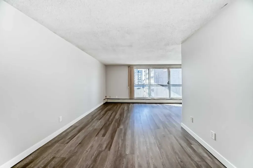 340 14 Avenue SW Calgary AB T2R 1H4
