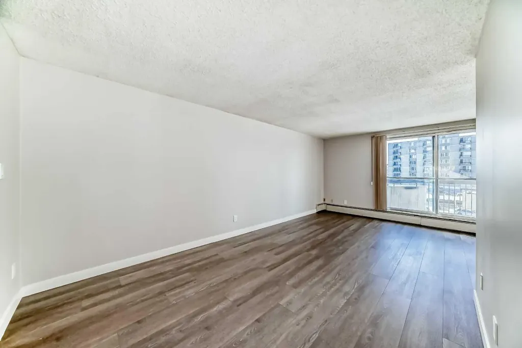 340 14 Avenue SW Calgary AB T2R 1H4