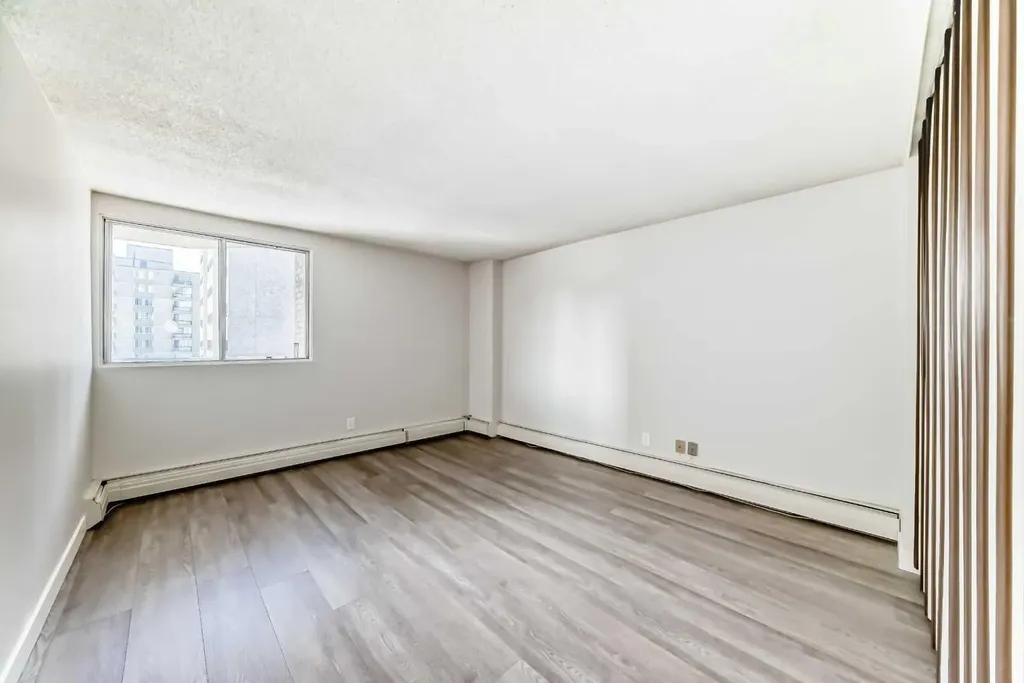 340 14 Avenue SW Calgary AB T2R 1H4