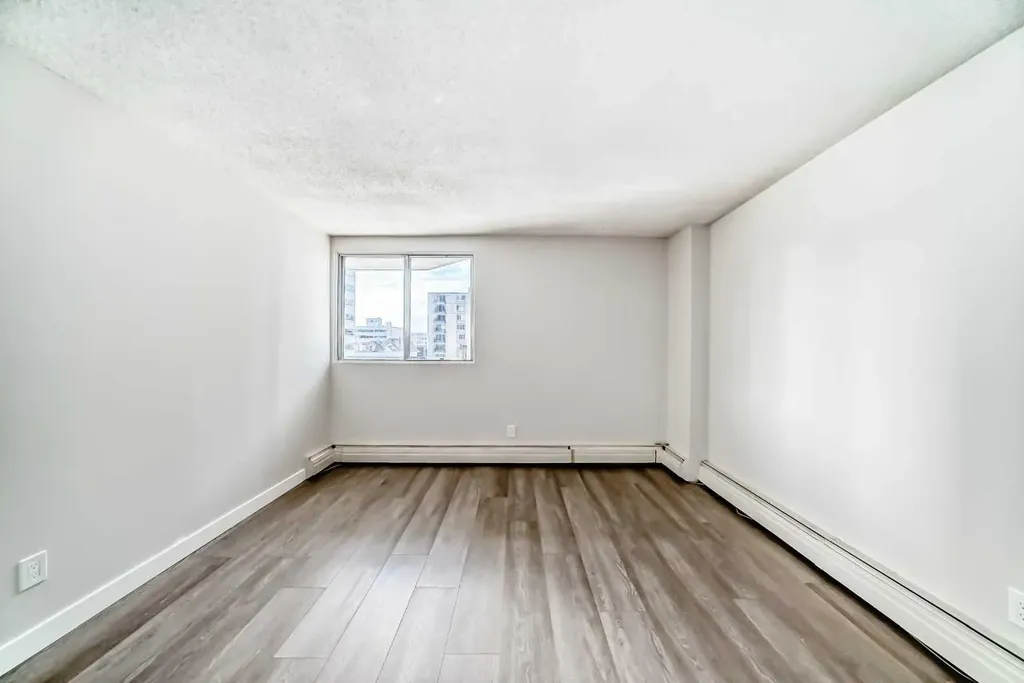 340 14 Avenue SW Calgary AB T2R 1H4