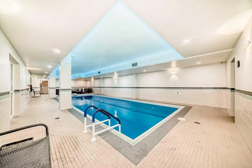 340 14 Avenue SW Calgary AB T2R 1H4