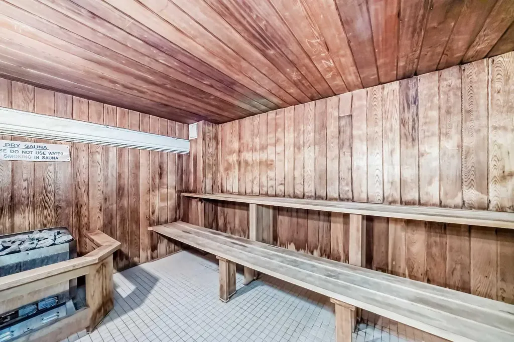 340 14 Avenue SW Calgary AB T2R 1H4