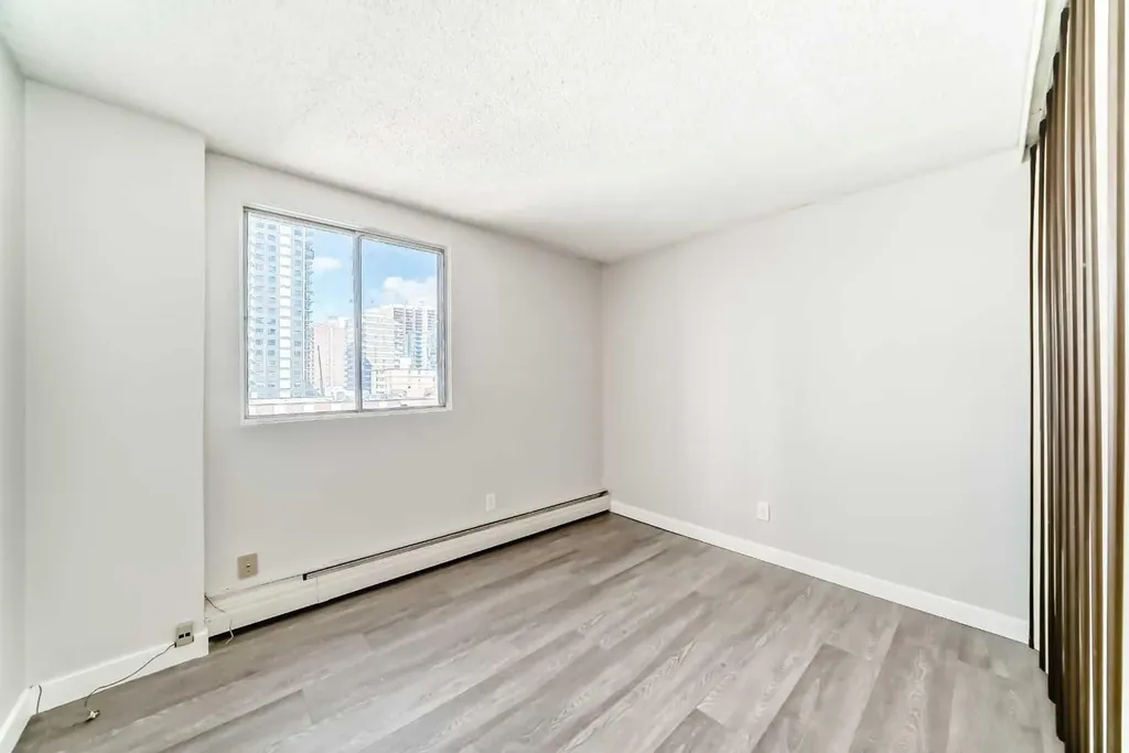 340 14 Avenue SW Calgary AB T2R 1H4