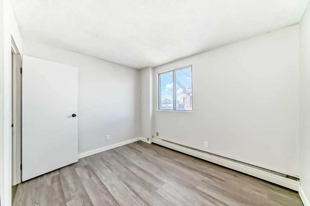 340 14 Avenue SW Calgary AB T2R 1H4