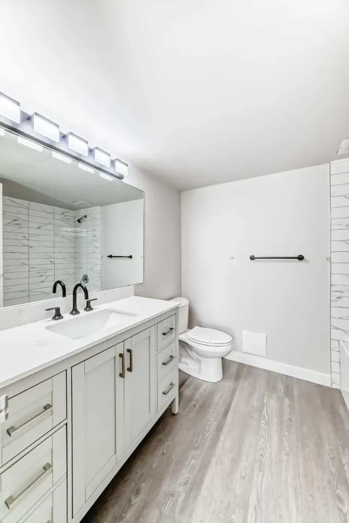 340 14 Avenue SW Calgary AB T2R 1H4