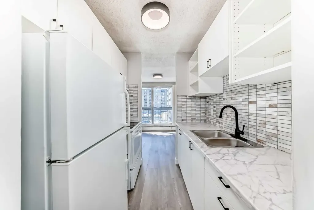 340 14 Avenue SW Calgary AB T2R 1H4