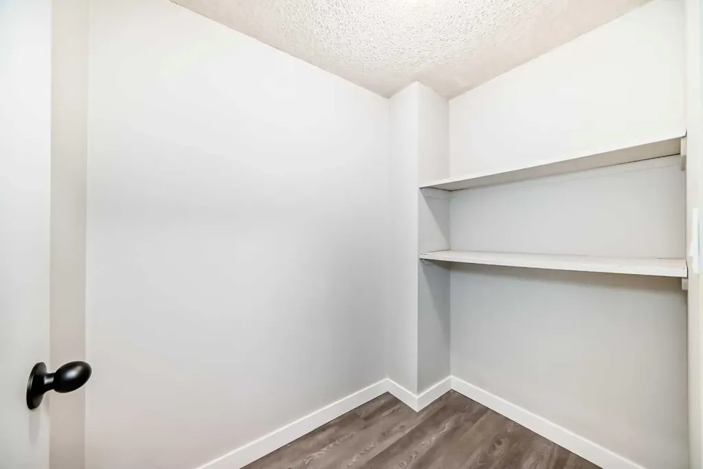 340 14 Avenue SW Calgary AB T2R 1H4
