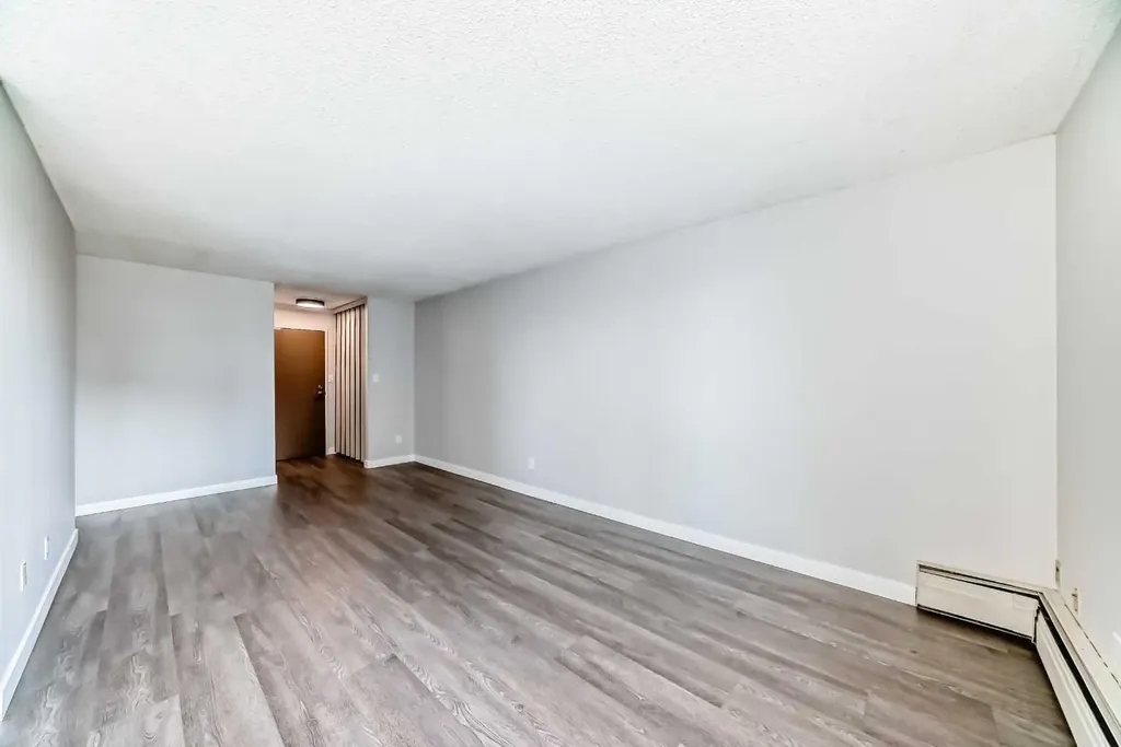 340 14 Avenue SW Calgary AB T2R 1H4